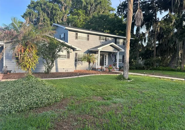 Photo 3 of Single family home for sale at 1105 S 9th Street, Leesburg, FL 34748 | MLS# TB8522472 | Listing updated on 2026-09-02