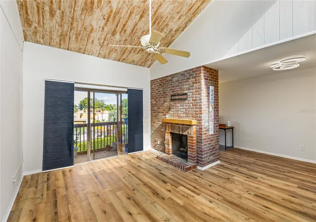 Photo 3 of Condo for sale at 1051 S Highland St #7D, Mount Dora, FL 32757 | MLS# G5114491 | Listing updated on 2026-10-08
