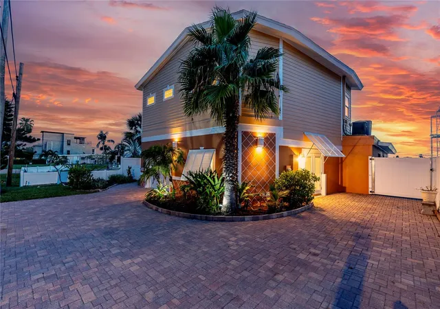 Photo 2 of Single family home for sale at 16102 4th Street E, Redington Beach, FL 33708 | MLS# TB8527737 | Listing updated on 2026-09-05