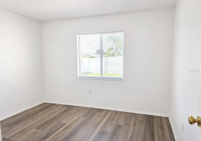 Photo 3 of Single family home for sale at 1410 Oakford Ct, Brandon, FL 33511 | MLS# TB8532127 | Listing updated on 2026-10-07