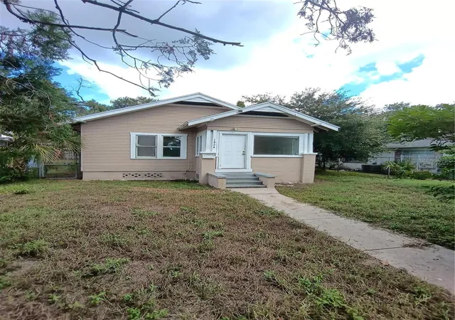 Photo 3 of Single family home for sale at 1924 30th Street S, Saint Petersburg, FL 33712 | MLS# TB8533179 | Listing updated on 2026-10-15