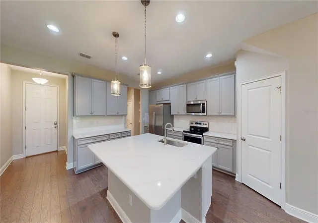 Photo 4 of Townhouse for sale at 14223 Pondhawk Ln, Tampa, FL 33625 | MLS# TB8533212 | Listing updated on 2026-09-02