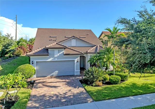 Photo 3 of Single family home for sale at 12300 Marsh Pointe Rd, Sarasota, FL 34238 | MLS# N6145222 | Listing updated on 2026-09-03