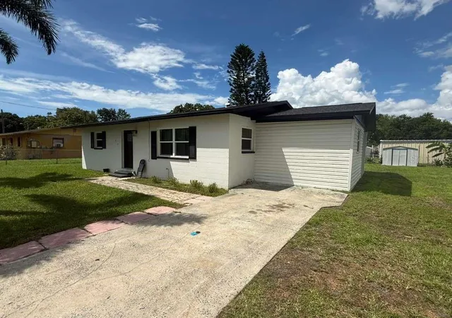 Photo 1 of Single family home for sale at 1402 4th Avenue Ne, Ruskin, FL 33570 | MLS# A4701783 | Listing updated on 2026-10-08