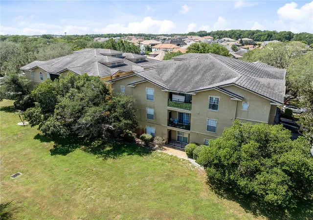 Listing Photo 2 - Condo for sale in building located at 114 Vis Verdi Cir, Lake Mary, FL 32746 - Unit #216