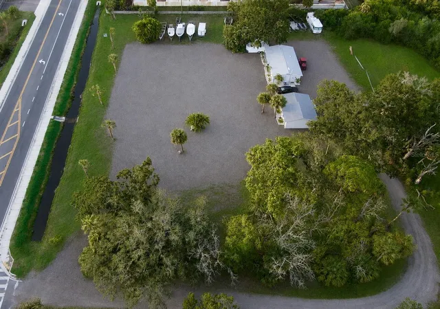 Photo 2 of Single family home for sale at 1322 N Pinellas Ave, Tarpon Springs, FL 34689 | MLS# W7888383 | Listing updated on 2026-09-02