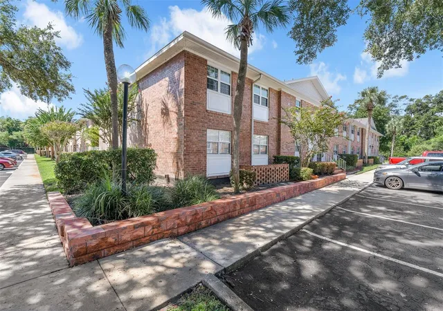 Photo 1 of Condo for sale at 4214 Lake Underhill Rd #C, Orlando, FL 32803 | MLS# O6432063 | Listing updated on 2026-09-02