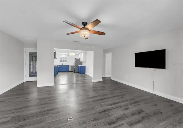 Photo 3 of Condo for sale at 4214 Lake Underhill Rd #C, Orlando, FL 32803 | MLS# O6432063 | Listing updated on 2026-09-02