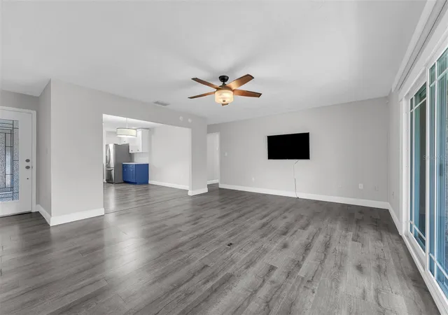 Photo 4 of Condo for sale at 4214 Lake Underhill Rd #C, Orlando, FL 32803 | MLS# O6432063 | Listing updated on 2026-09-02