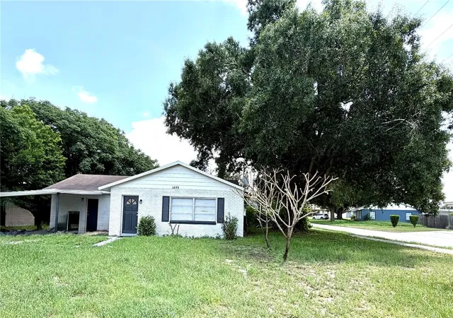 Photo 1 of Single family home for sale at 1499 Avenue E Ne, Winter Haven, FL 33881 | MLS# O6433525 | Listing updated on 2026-09-02