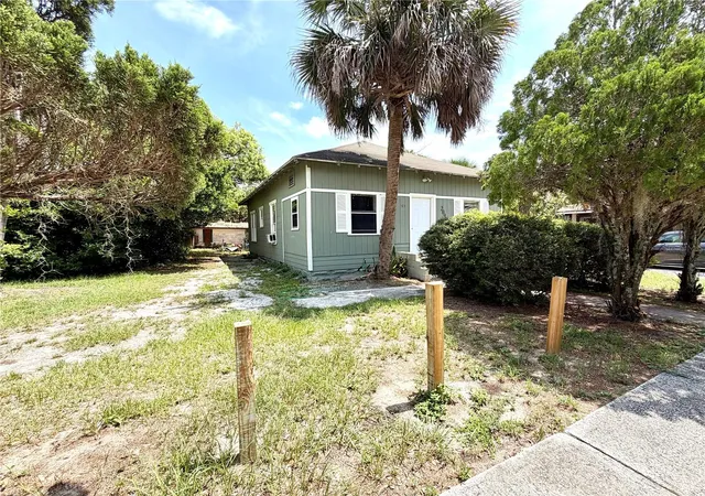 Photo 3 of Single family home for sale at 209 Ave C Ne, Winter Haven, FL 33881 | MLS# O6433531 | Listing updated on 2026-09-02