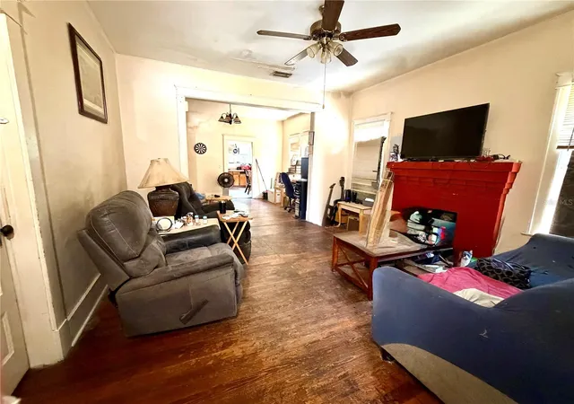 Photo 3 of Single family home for sale at 209 Ave C NE, Winter Haven, FL 33881 | MLS# O6433531 | Listing updated on 2026-09-02