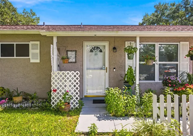 Photo 4 of Single family home for sale at 35 Hickory Trak Way, Ocala, FL 34472 | MLS# OM730478 | Listing updated on 2026-09-08