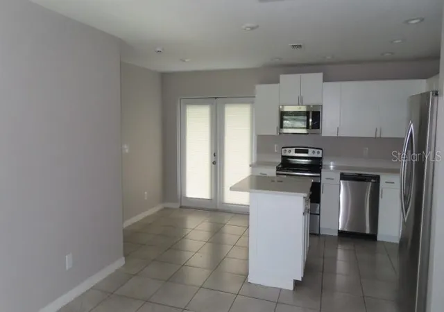 Photo 3 of Sale Pending at 32730 Blossom Ln, Leesburg, FL 34788 | MLS# O6434722 | Listing updated on 2026-09-08