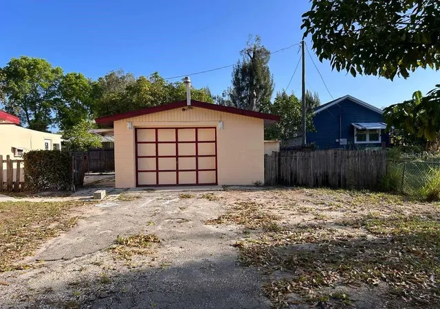 Photo 3 of Single family home for sale at 340 Santa Barbara St, North Fort Myers, FL 33903 | MLS# O6434880 | Listing updated on 2026-09-03