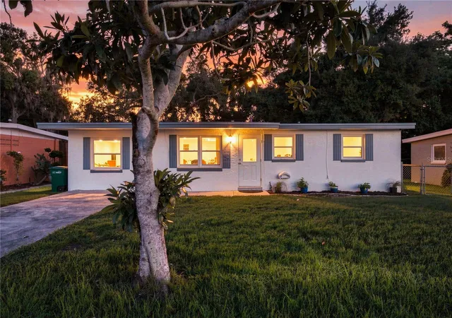 Photo 3 of Sale Pending at 1120 6Th St N, Safety Harbor, FL 34695 | MLS# TB8540733 | Listing updated on 2026-09-23