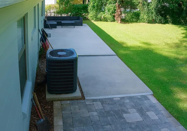 Photo 4 of Single family home for sale at 1019 Santa Barbara Rd, Orlando, FL 32808 | MLS# O6435186 | Listing updated on 2026-09-03