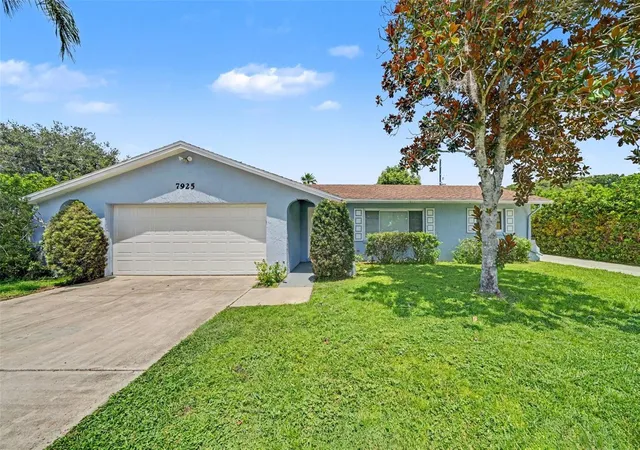 Photo 1 of Single family home for sale at 7925 Segovia St, Orlando, FL 32822 | MLS# O6435497 | Listing updated on 2026-10-15