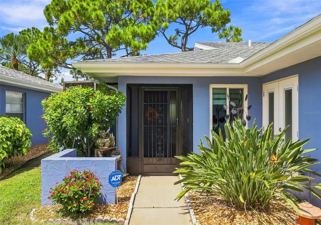 Photo 3 of Sale Pending at 4208 Ctr Pointe Ln #27, Sarasota, FL 34233 | MLS# A4703654 | Listing updated on 2026-10-02