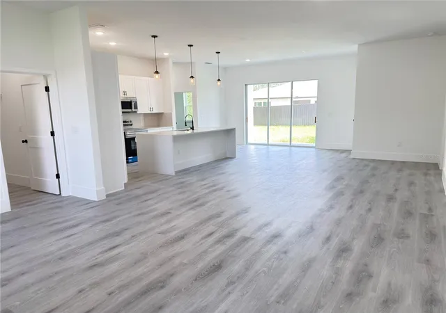 Photo 3 of Sale Pending at 16827 Southwest 41st Ave Rd, Ocala, FL 34473 | MLS# O6435543 | Listing updated on 2026-09-08