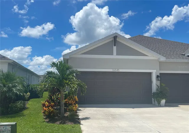 Photo 3 of Sale Pending at 16545 Star Grass Cir, Bradenton, FL 34211 | MLS# TB8541410 | Listing updated on 2026-09-02