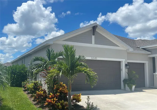 Photo 3 of Sale Pending at 16545 Star Grass Cir, Bradenton, FL 34211 | MLS# TB8541410 | Listing updated on 2026-10-08