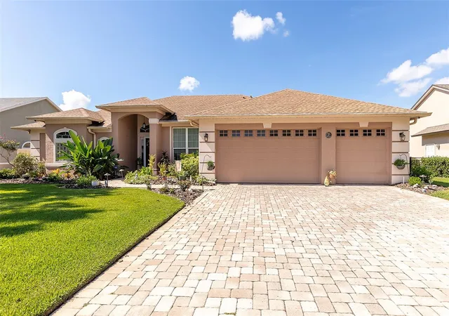 Photo 2 of Single family home for sale at 5314 Chiswick Cir, Belle Isle, FL 32812 | MLS# O6435964 | Listing updated on 2026-10-20