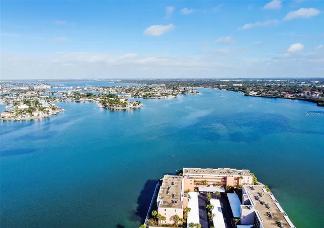 Listing Photo 2 - Condo for sale in building located at 7665 Sun Island Dr S, SOUTH PASADENA, FL 33707 - Unit #409