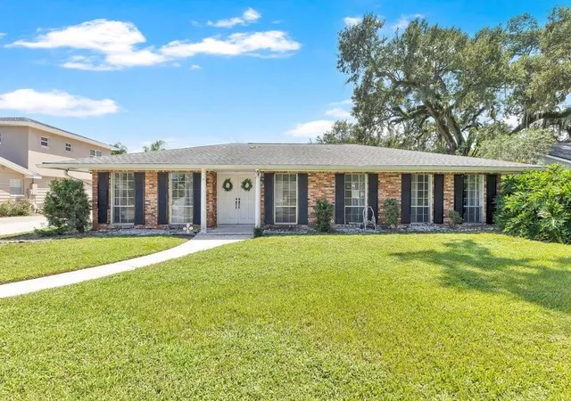 Photo 1 of Single family home for sale at 460 Harbour Is Rd, Orlando, FL 32809 | MLS# O6436130 | Listing updated on 2026-09-03