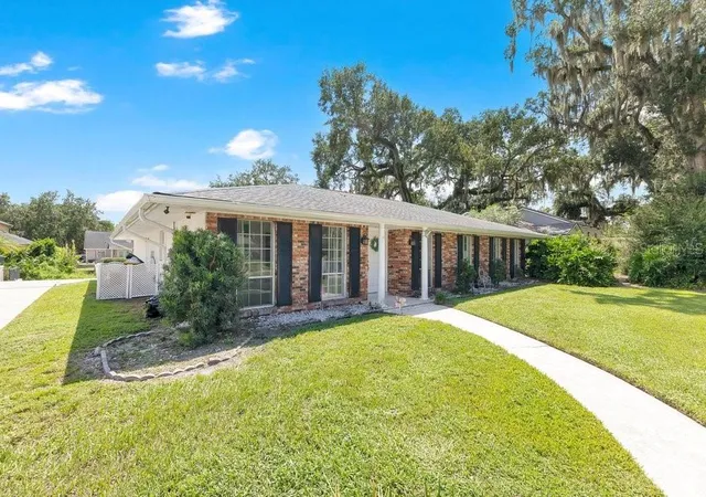Photo 3 of Single family home for sale at 460 Harbour Is Rd, Orlando, FL 32809 | MLS# O6436130 | Listing updated on 2026-09-03