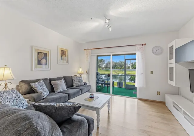 Photo 2 of Townhouse for sale at 5052 Misty Cnl Pl, Bradenton, FL 34203 | MLS# A4703887 | Listing updated on 2026-09-03