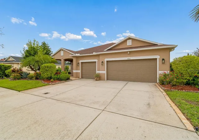 Photo 2 of Single family home for sale at 5406 Sandy Shell Dr, Apollo Beach, FL 33572 | MLS# O6436354 | Listing updated on 2026-09-03