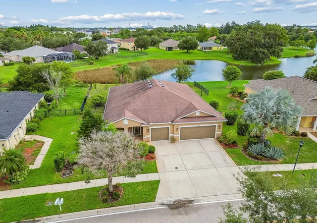 Photo 4 of Single family home for sale at 5406 Sandy Shell Dr, Apollo Beach, FL 33572 | MLS# O6436354 | Listing updated on 2026-09-03