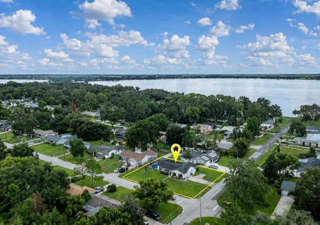 Photo 2 of Single family home for sale at 4268 Lake Eleanor Dr, Mount Dora, FL 32757 | MLS# OM731029 | Listing updated on 2026-09-06