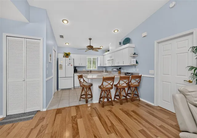 Photo 4 of Condo for sale at 4260 Placida Rd #9A, Englewood, FL 34224 | MLS# D6148561 | Listing updated on 2026-09-03