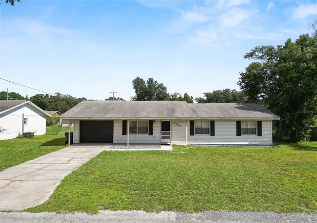 Photo 1 of Single family home for sale at 2912 Woodcrest Ln, Lakeland, FL 33805 | MLS# L4964587 | Listing updated on 2026-09-02