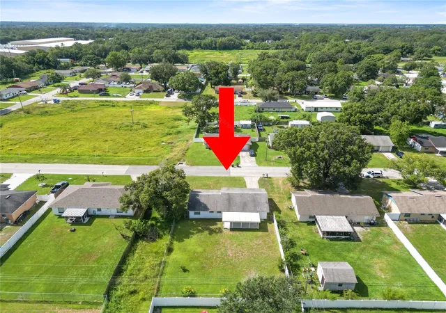 Photo 2 of Single family home for sale at 2912 Woodcrest Ln, Lakeland, FL 33805 | MLS# L4964587 | Listing updated on 2026-09-02