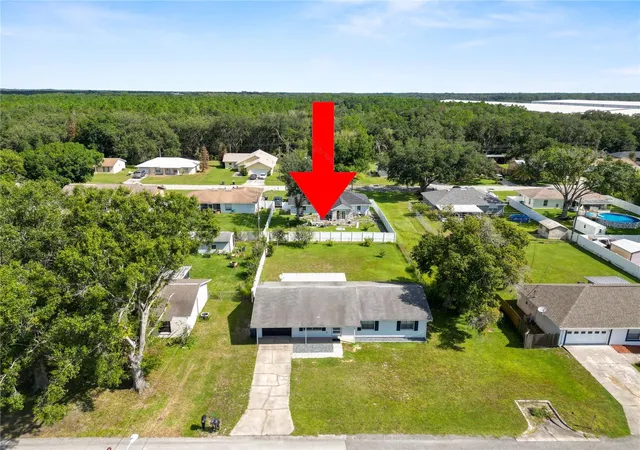 Photo 3 of Single family home for sale at 2912 Woodcrest Ln, Lakeland, FL 33805 | MLS# L4964587 | Listing updated on 2026-09-02