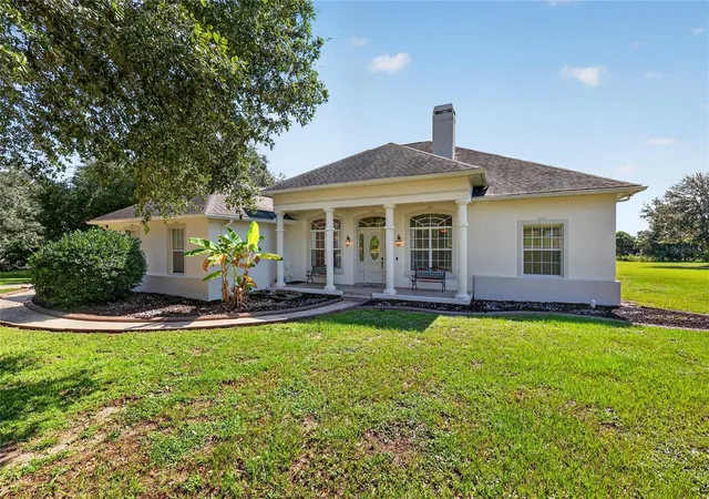 Photo 3 of Single family home for sale at 32542 Scenic Hills Dr, Mount Dora, FL 32757 | MLS# G5117001 | Listing updated on 2026-09-05