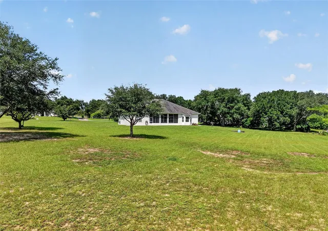 Photo 4 of Single family home for sale at 32542 Scenic Hills Dr, Mount Dora, FL 32757 | MLS# G5117001 | Listing updated on 2026-09-05
