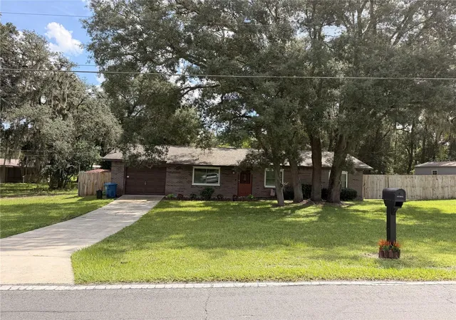 Photo 2 of Single family home for sale at 5360 Olancha Rd, Dade City, FL 33523 | MLS# W7888941 | Listing updated on 2026-09-04