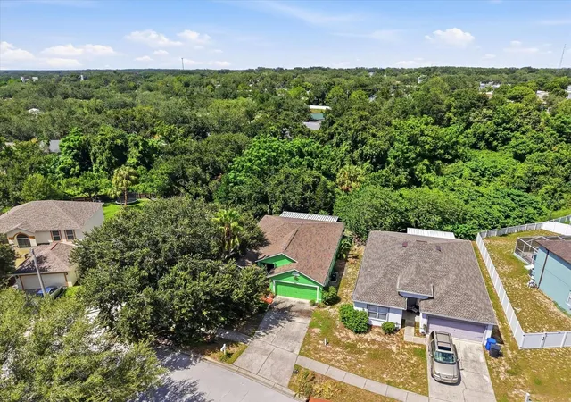 Photo 2 of Single family home for sale at 809 Rocky Mountain Ct, Valrico, FL 33594 | MLS# TB8542966 | Listing updated on 2026-10-04