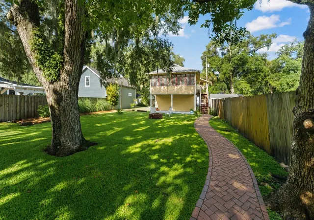 Photo 2 of Single family home for sale at 1018 S Elm Ave, Sanford, FL 32771 | MLS# O6437017 | Listing updated on 2026-09-02