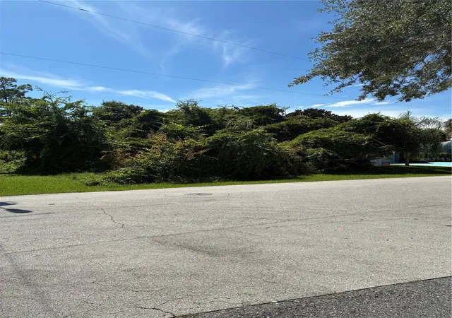 Photo 2 of Sale Pending at 10 Fords Way, Palm Coast, FL 32137 | MLS# FC321017 | Listing updated on 2026-09-28