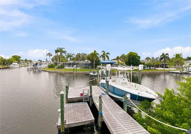 Photo 2 of Single family home for sale at 6511 Dolphin Cove Dr, Apollo Beach, FL 33572 | MLS# TB8543067 | Listing updated on 2026-09-06