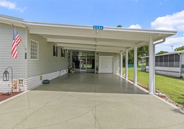 Photo 3 of Manufactured home for sale at 8084 Little Tee Ln, Brooksville, FL 34613 | MLS# TB8543165 | Listing updated on 2026-10-16
