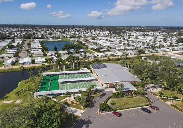 Photo 4 of Manufactured home for sale at 4917 1st A St E, Bradenton, FL 34203 | MLS# A4704281 | Listing updated on 2026-09-03