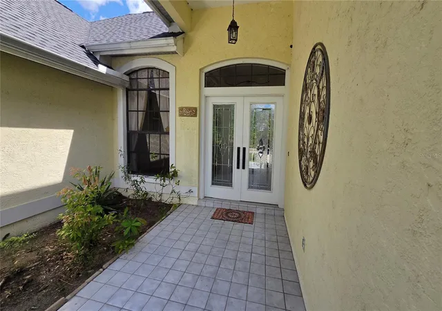 Photo 2 of Single family home for sale at 4080 Southern Manor Ct, Sarasota, FL 34233 | MLS# A4704288 | Listing updated on 2026-09-06