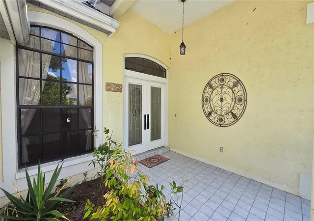 Photo 3 of Single family home for sale at 4080 Southern Manor Ct, Sarasota, FL 34233 | MLS# A4704288 | Listing updated on 2026-09-06