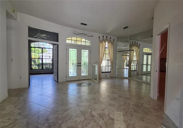Photo 3 of Single family home for sale at 4080 Southern Manor Ct, Sarasota, FL 34233 | MLS# A4704288 | Listing updated on 2026-09-06